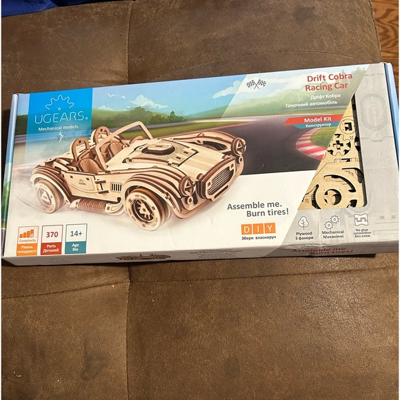 Drift Cobra Racing Car🏎️ 3D Puzzles🧩Model Car 🏎️ Kit w Powerful Spring Motor - Picture 2 of 8